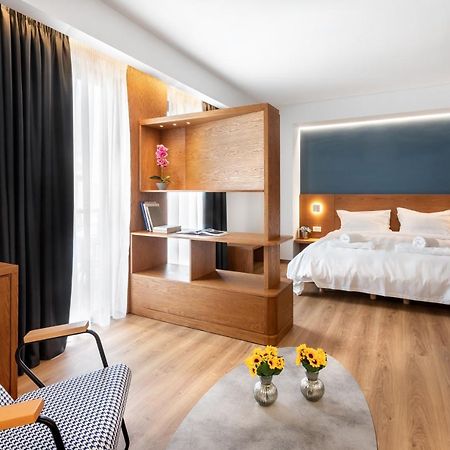 Days City Suites Патра Екстериор снимка